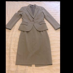 EXPRESS - Petite Business suit. Jacket size 4, skirt size 2. Tan color.